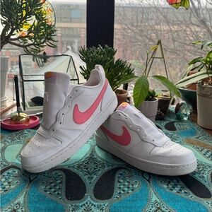 Nike Court Borough Low 2